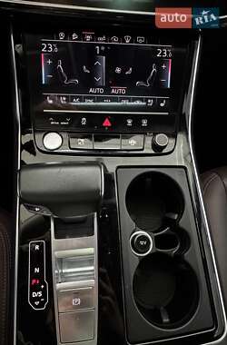 Позашляховик / Кросовер Audi Q8 2018 в  фото 22 Позашляховик / Кросовер Audi Q8 2018 в