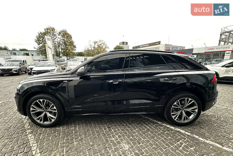 Внедорожник / Кроссовер Audi Q8 2021 в Днепре