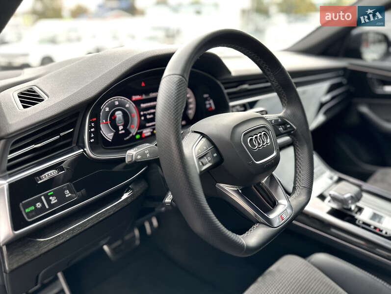 Внедорожник / Кроссовер Audi Q8 2021 в Днепре