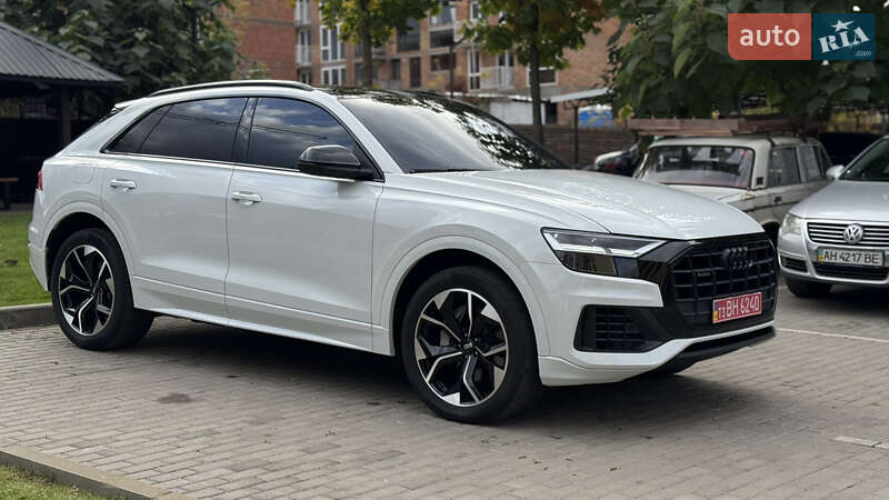 Внедорожник / Кроссовер Audi Q8 2019 в Киеве