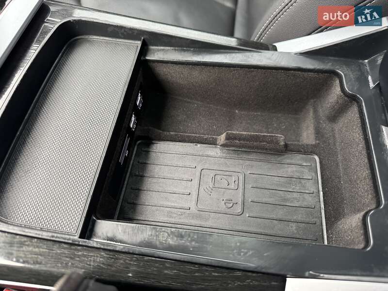Внедорожник / Кроссовер Audi Q8 2019 в Тернополе