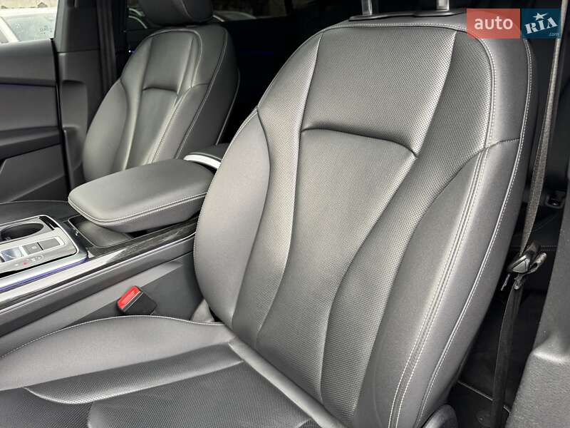 Внедорожник / Кроссовер Audi Q8 2019 в Тернополе