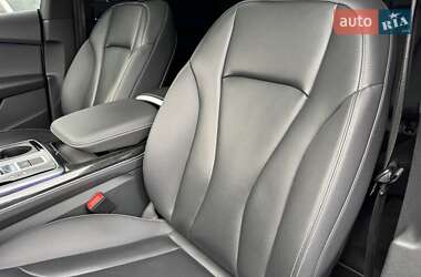 Позашляховик / Кросовер Audi Q8 2019 в 