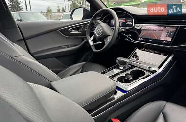 Позашляховик / Кросовер Audi Q8 2019 в 