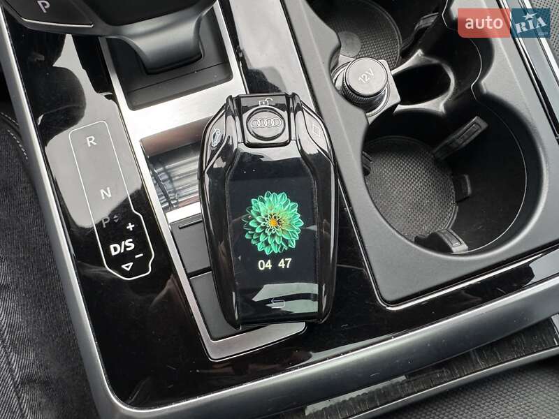 Внедорожник / Кроссовер Audi Q8 2019 в Тернополе