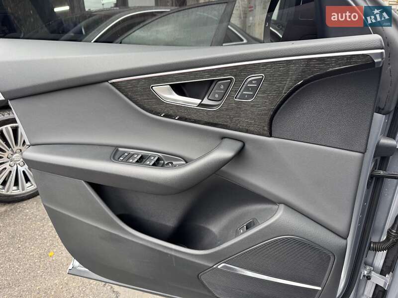 Внедорожник / Кроссовер Audi Q8 2019 в Тернополе
