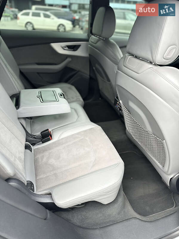 Позашляховик / Кросовер Audi Q8 2020 в Києві фото 30 Позашляховик / Кросовер Audi Q8 2020 в Києві