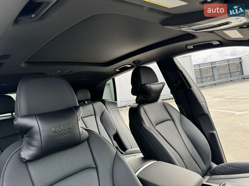 Позашляховик / Кросовер Audi Q8 2021 в Києві