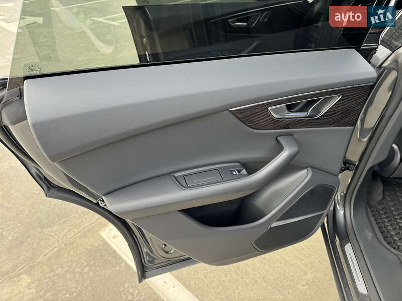 Позашляховик / Кросовер Audi Q8 2021 в Києві