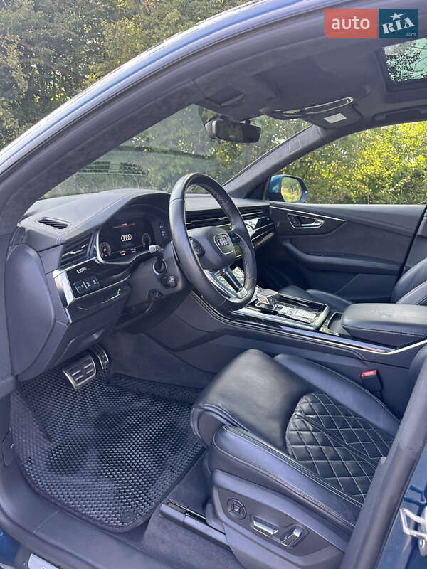Внедорожник / Кроссовер Audi Q8 2021 в Львове