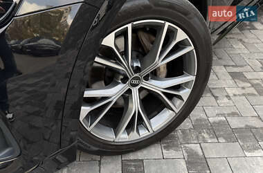 Позашляховик / Кросовер Audi Q8 2021 в 