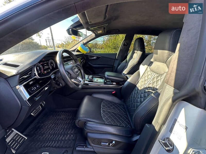 Внедорожник / Кроссовер Audi Q8 2018 в Кривом Роге