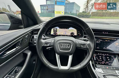 Позашляховик / Кросовер Audi Q8 2018 в 