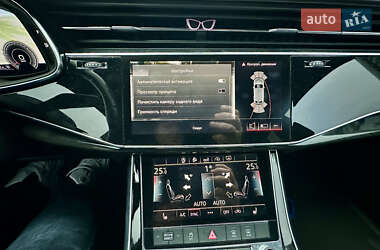 Позашляховик / Кросовер Audi Q8 2018 в 