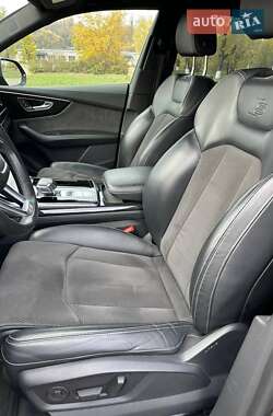 Позашляховик / Кросовер Audi Q8 2021 в  фото 18 Позашляховик / Кросовер Audi Q8 2021 в