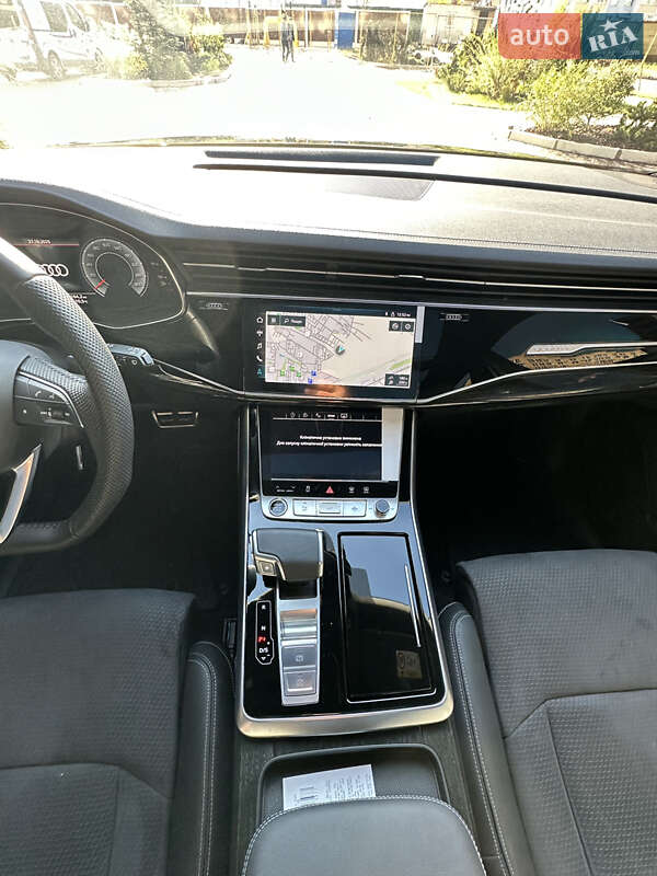 Позашляховик / Кросовер Audi Q8 2024 в Києві
