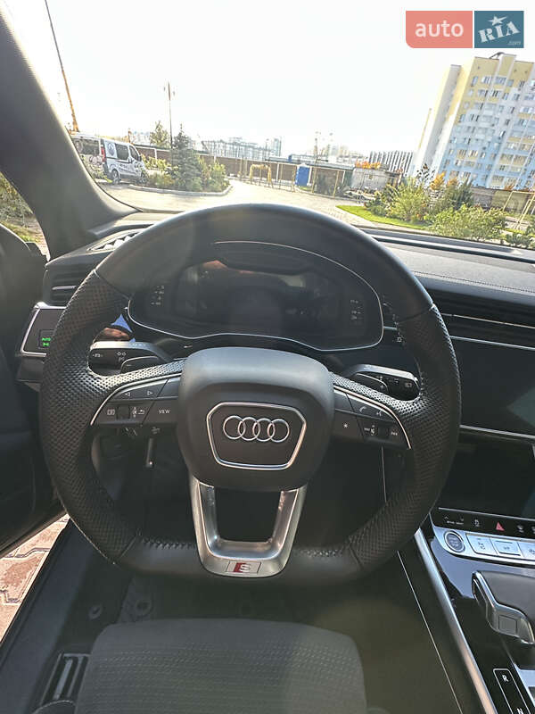 Позашляховик / Кросовер Audi Q8 2024 в Києві