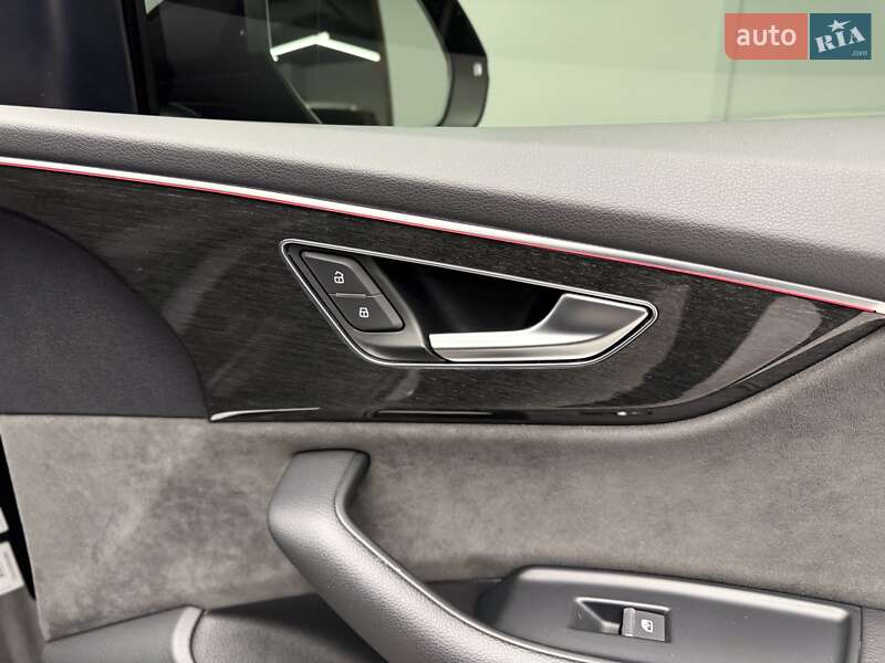 Позашляховик / Кросовер Audi Q8 2019 в Києві