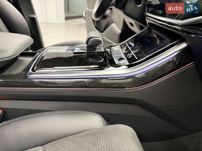 Позашляховик / Кросовер Audi Q8 2019 в Києві