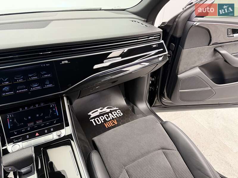 Позашляховик / Кросовер Audi Q8 2019 в Києві