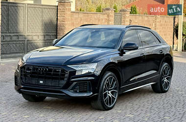 Внедорожник / Кроссовер Audi Q8 2019 в Ровно
