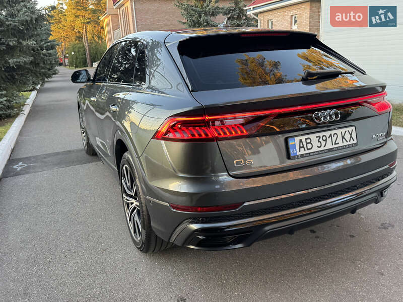 Позашляховик / Кросовер Audi Q8 2021 в Києві