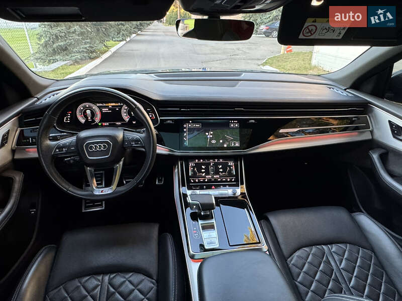 Позашляховик / Кросовер Audi Q8 2021 в Києві