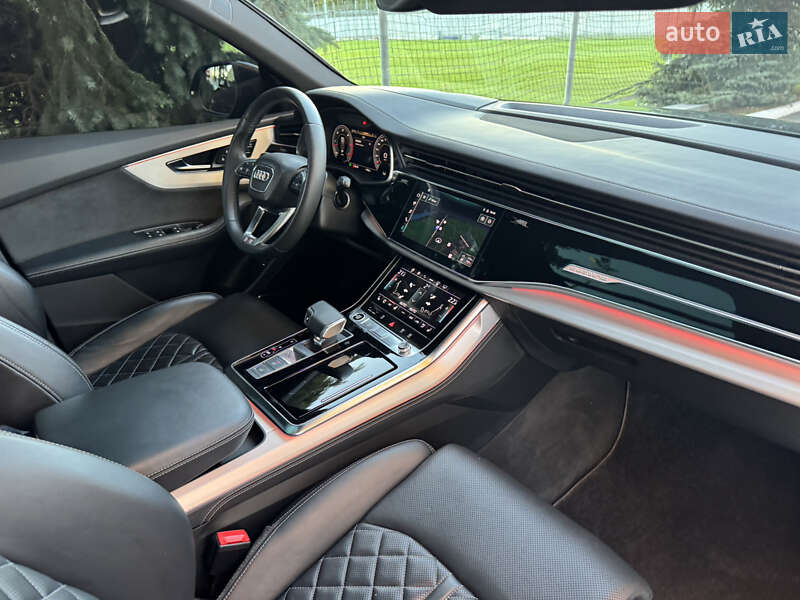 Позашляховик / Кросовер Audi Q8 2021 в Києві