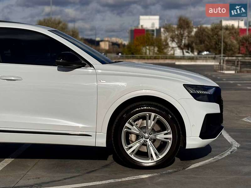 Позашляховик / Кросовер Audi Q8 2020 в Києві фото 11 Позашляховик / Кросовер Audi Q8 2020 в Києві