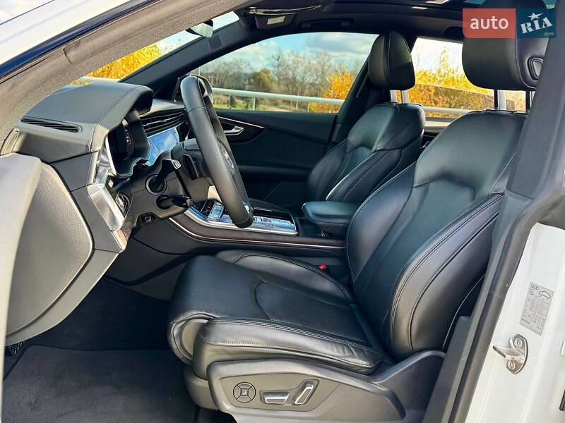 Позашляховик / Кросовер Audi Q8 2020 в Києві фото 26 Позашляховик / Кросовер Audi Q8 2020 в Києві