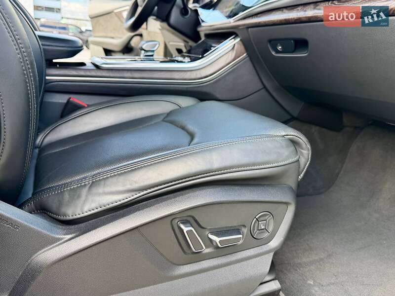 Позашляховик / Кросовер Audi Q8 2020 в Києві фото 30 Позашляховик / Кросовер Audi Q8 2020 в Києві