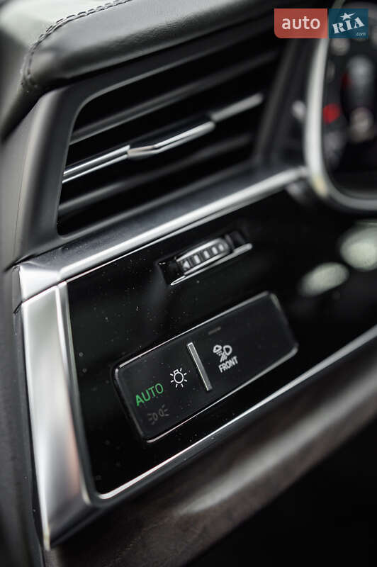 Внедорожник / Кроссовер Audi Q8 2019 в Львове фото 60 Внедорожник / Кроссовер Audi Q8 2019 в Львове