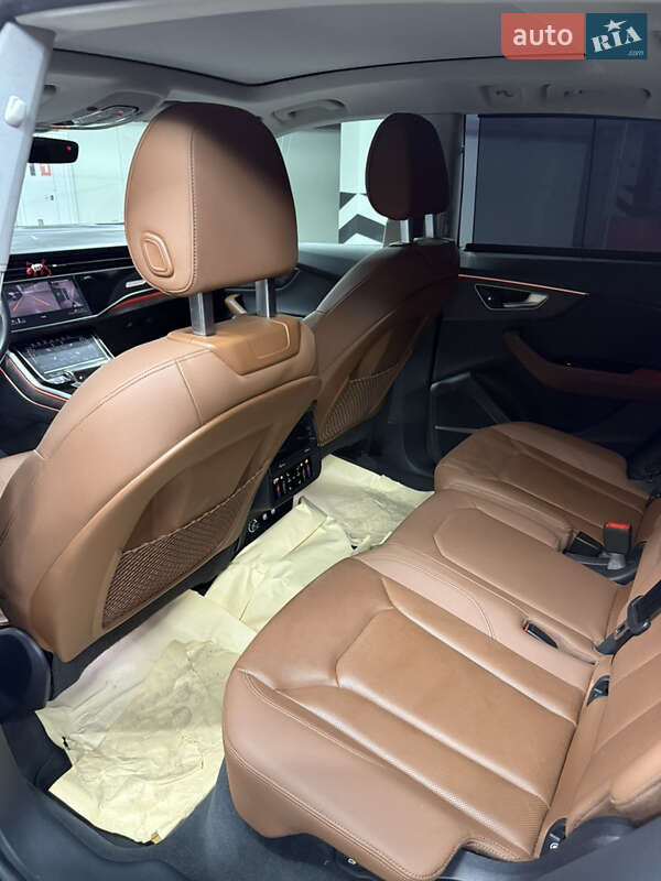 Внедорожник / Кроссовер Audi Q8 2018 в Киеве