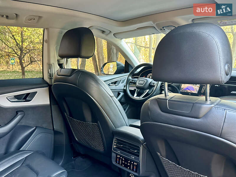 Позашляховик / Кросовер Audi Q8 2019 в Києві