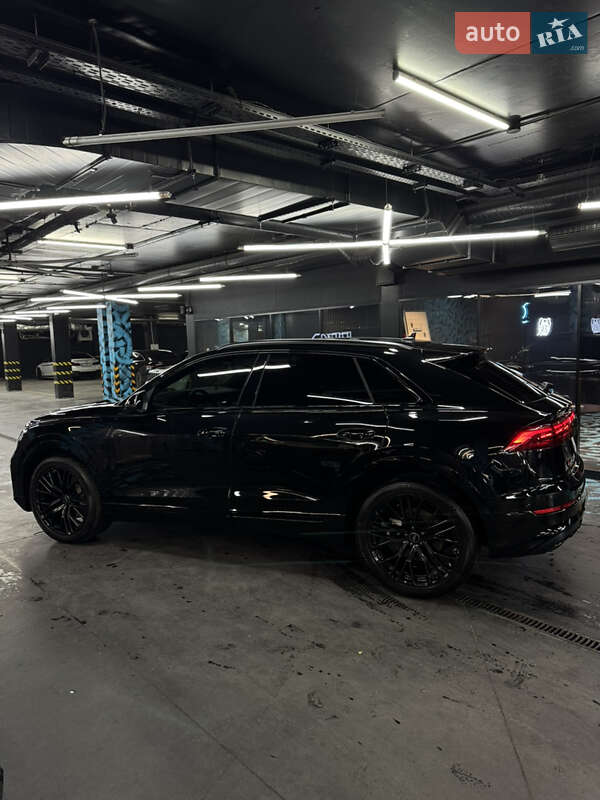 Позашляховик / Кросовер Audi Q8 2024 в Києві