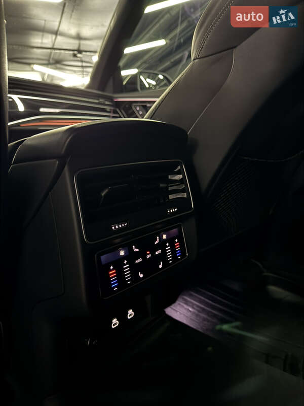 Позашляховик / Кросовер Audi Q8 2024 в Києві