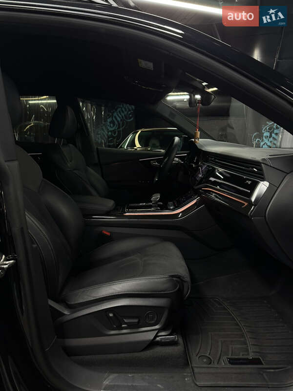 Позашляховик / Кросовер Audi Q8 2024 в Києві