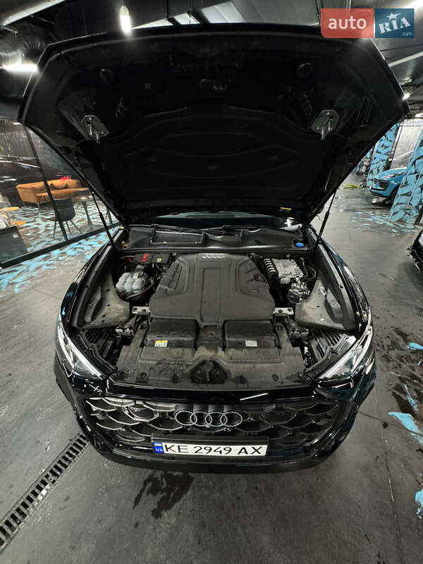 Позашляховик / Кросовер Audi Q8 2024 в Києві