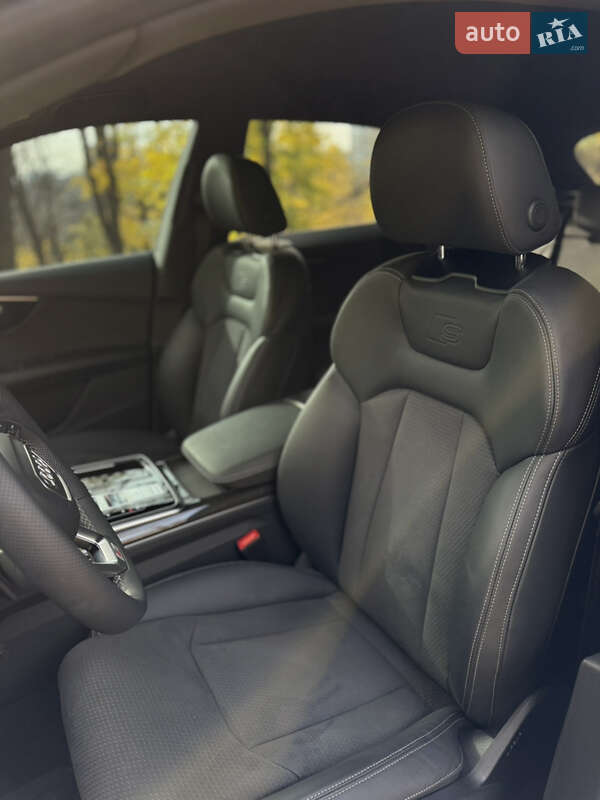 Позашляховик / Кросовер Audi Q8 2024 в Києві