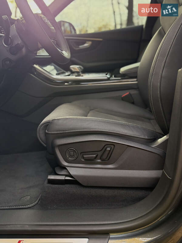 Позашляховик / Кросовер Audi Q8 2024 в Києві