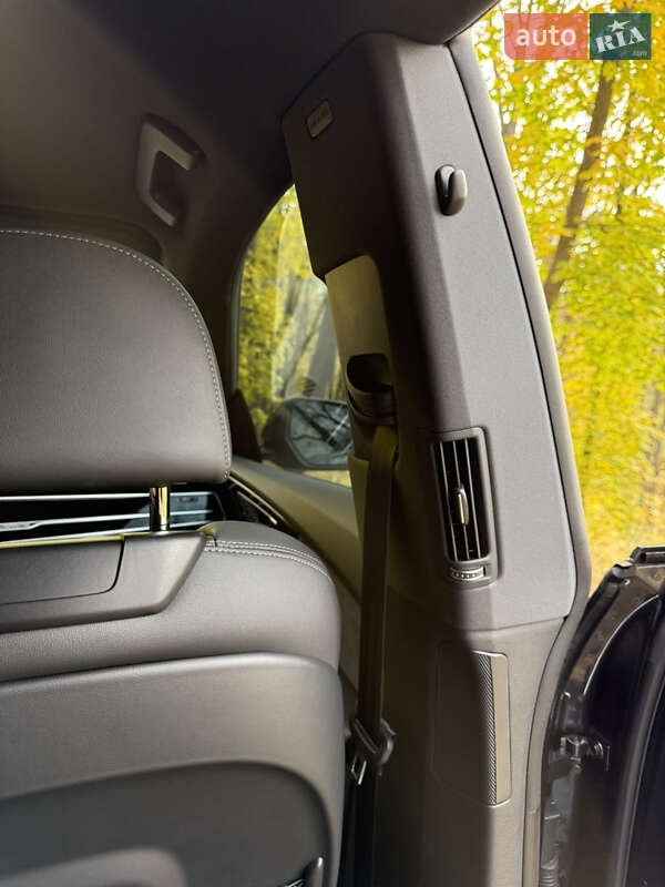 Позашляховик / Кросовер Audi Q8 2024 в Києві