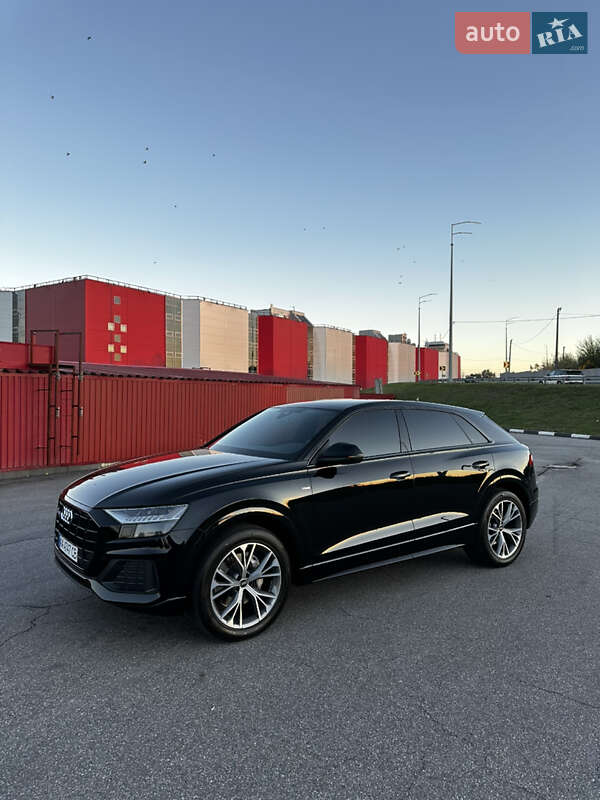 Внедорожник / Кроссовер Audi Q8 2022 в Киеве