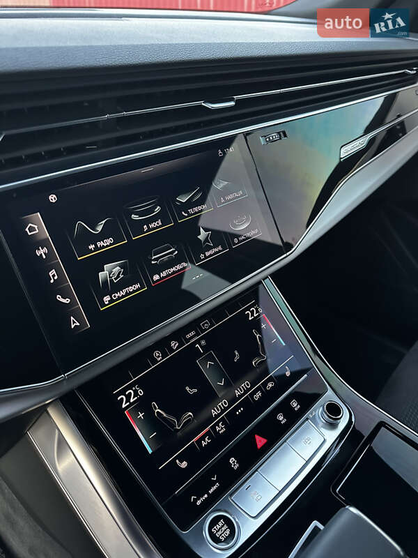 Внедорожник / Кроссовер Audi Q8 2022 в Киеве