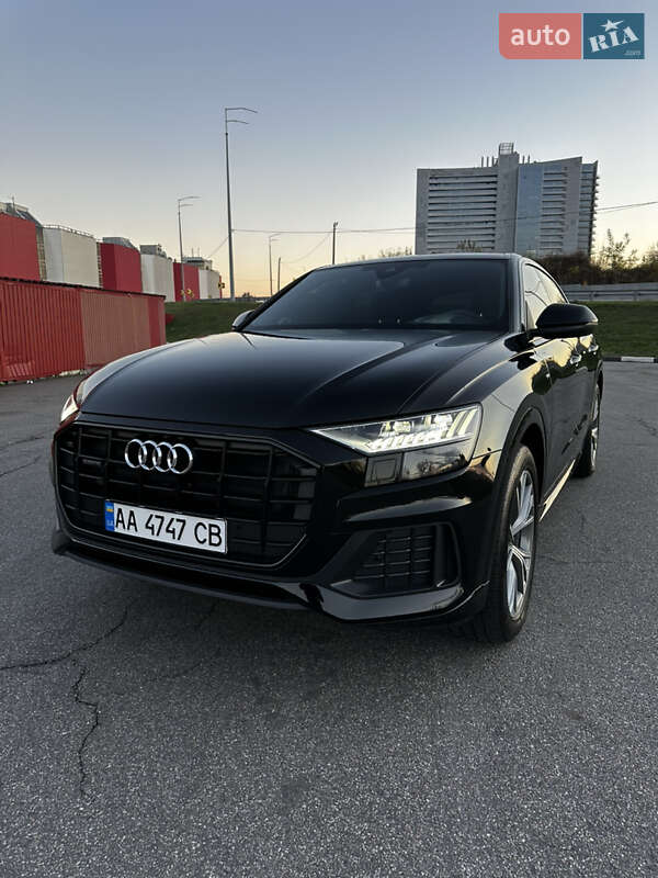 Внедорожник / Кроссовер Audi Q8 2022 в Киеве