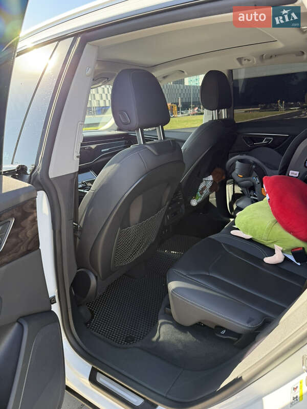 Позашляховик / Кросовер Audi Q8 2019 в Одесі фото 10 Позашляховик / Кросовер Audi Q8 2019 в Одесі