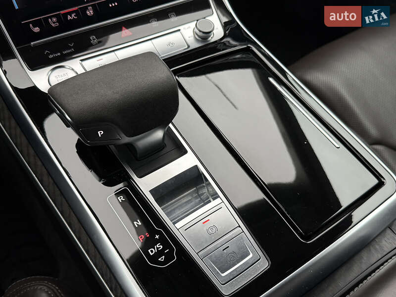 Позашляховик / Кросовер Audi Q8 2019 в Києві