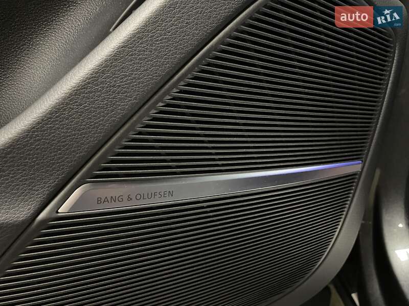 Позашляховик / Кросовер Audi Q8 2024 в Львові