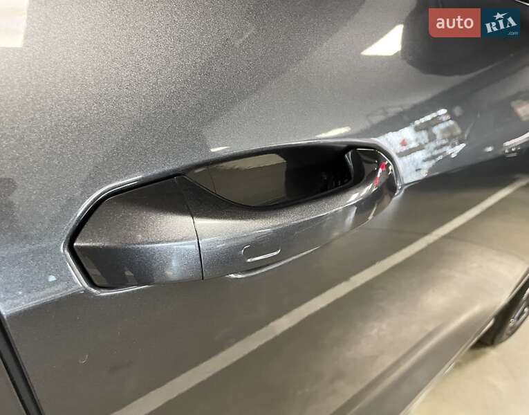 Позашляховик / Кросовер Audi Q8 2024 в Львові