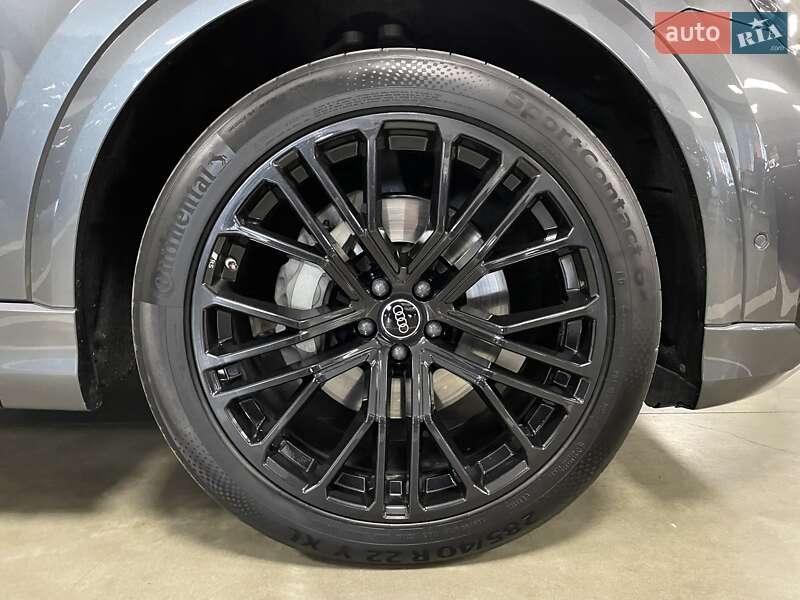 Позашляховик / Кросовер Audi Q8 2024 в Львові