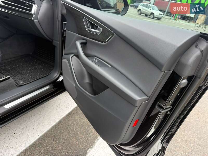 Позашляховик / Кросовер Audi Q8 2019 в Києві фото 12 Позашляховик / Кросовер Audi Q8 2019 в Києві